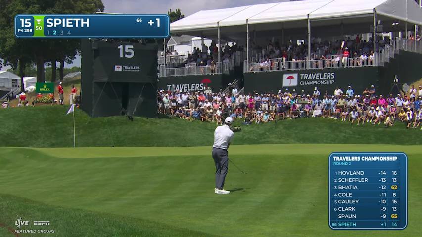 Jordan Spieth sinks 5-foot birdie putt on No. 15 at Travelers