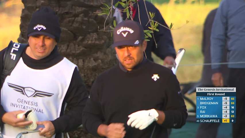 Xander Schauffele sinks 9-foot birdie putt on No. 10 at The Genesis