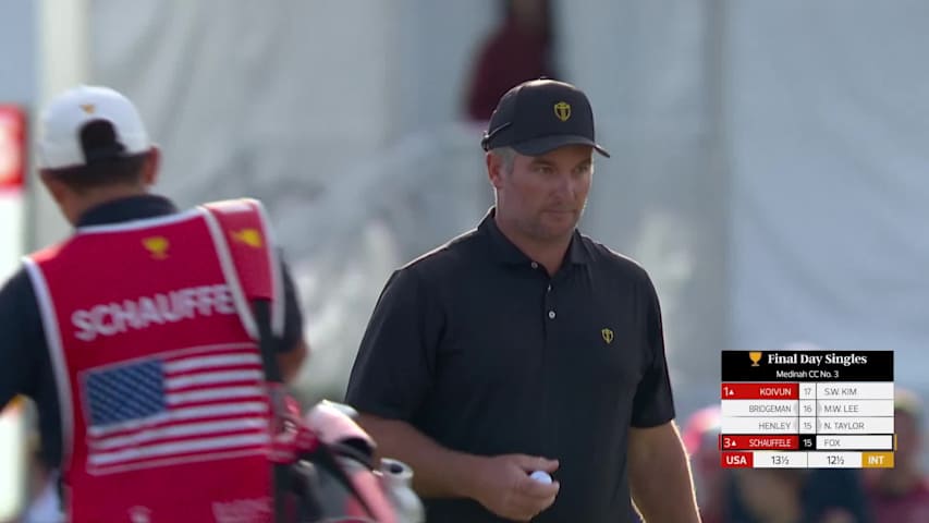 Ryan Fox makes birdie on No. 15 at Sunday Singles