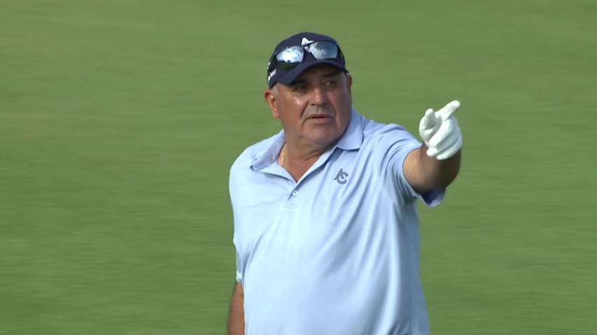 Ángel Cabrera makes birdie on No. 14 at Mitsubishi Electric Championship at Hualalai