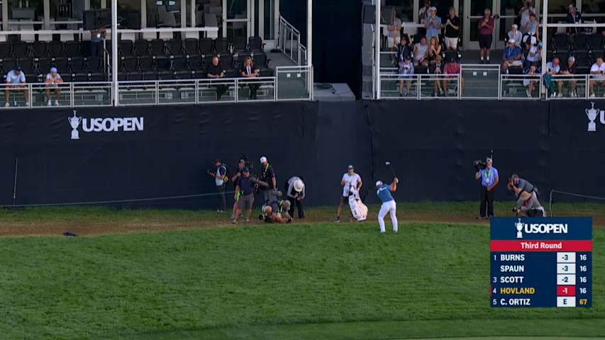 Viktor Hovland makes incredible birdie from deep rough at U.S. Open