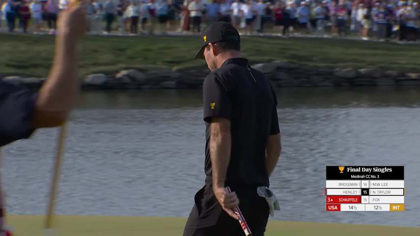 Nick Taylor sinks a 31-foot birdie putt on No. 16 at Sunday Singles