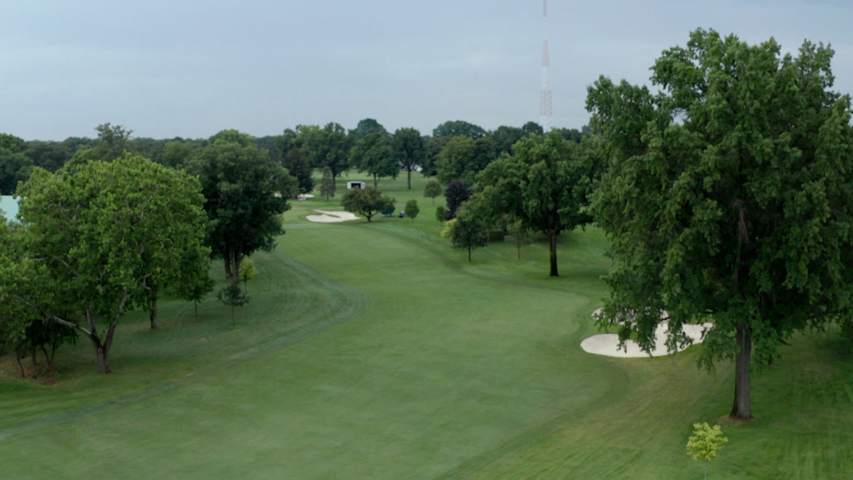 Strategizing for sharp dogleg par-4 18th at Nationwide Children's