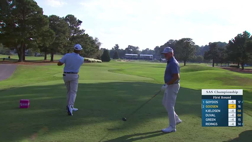 Retief Goosen makes eagle putt on No. 17 at SAS Championship