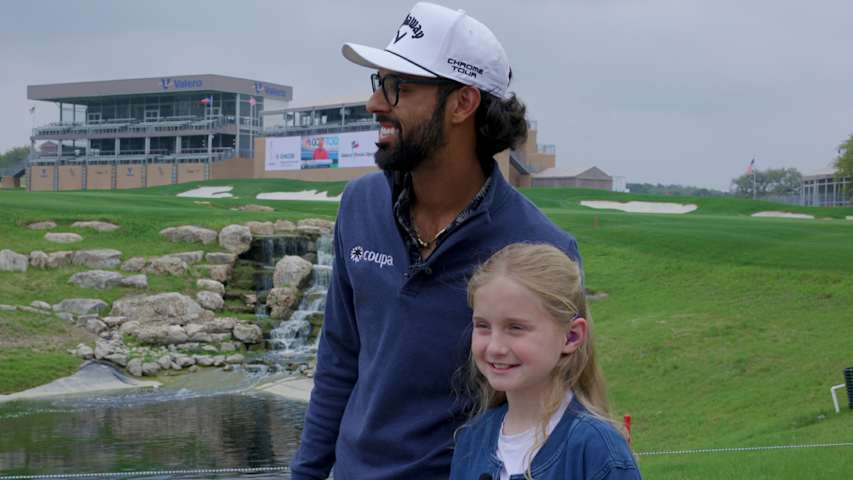 Akshay Bhatia gives Aid the Silent recipient clubs, golf lesson before Valero