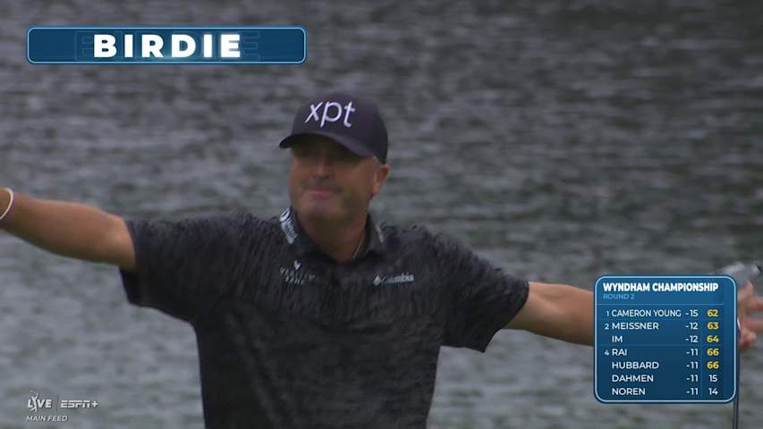 Ryan Palmer sinks a 35-foot birdie putt on No. 16 at Wyndham