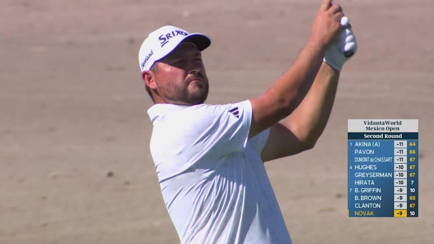 Andrew Novak drains 24-foot birdie putt on No. 11 at Mexico Open