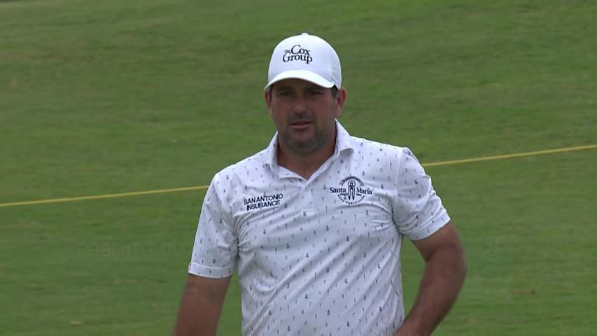 Roberto Díaz makes nice putt for birdie at The Bahamas Golf Classic