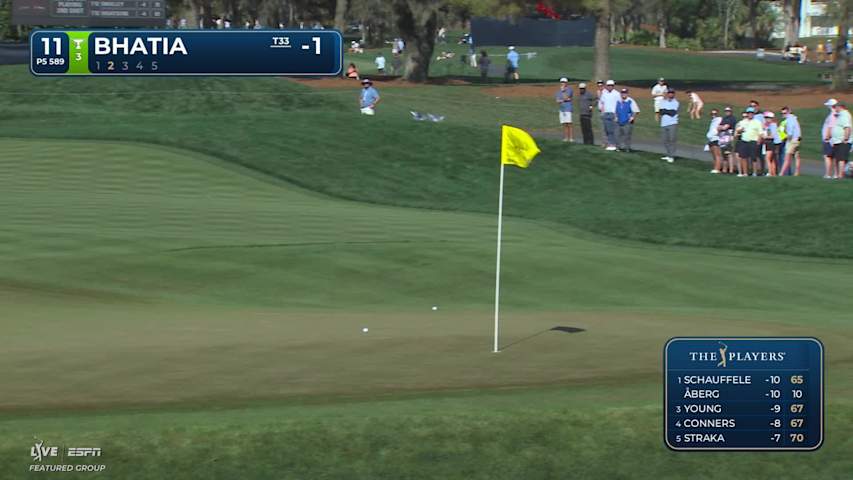 Akshay Bhatia sinks 33-foot birdie putt on No. 11 at THE PLAYERS