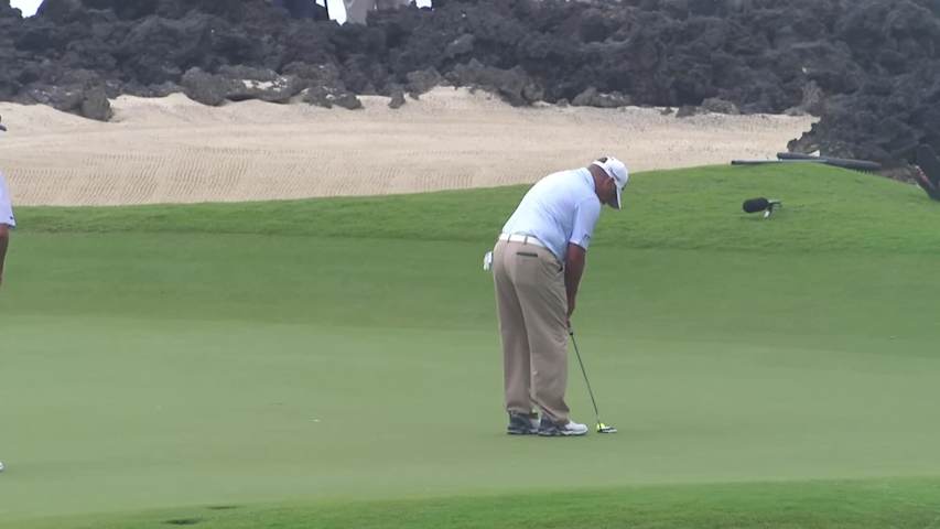 Scott Parel finds the bottom of the cup for birdie at Mitsubishi