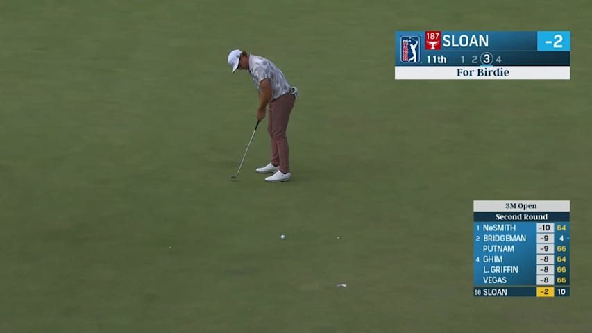 Roger Sloan makes a 13-foot birdie putt at 3M Open