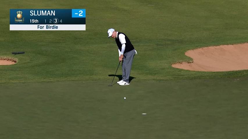 Jeff Sluman sinks birdie putt at Trophy Hassan II