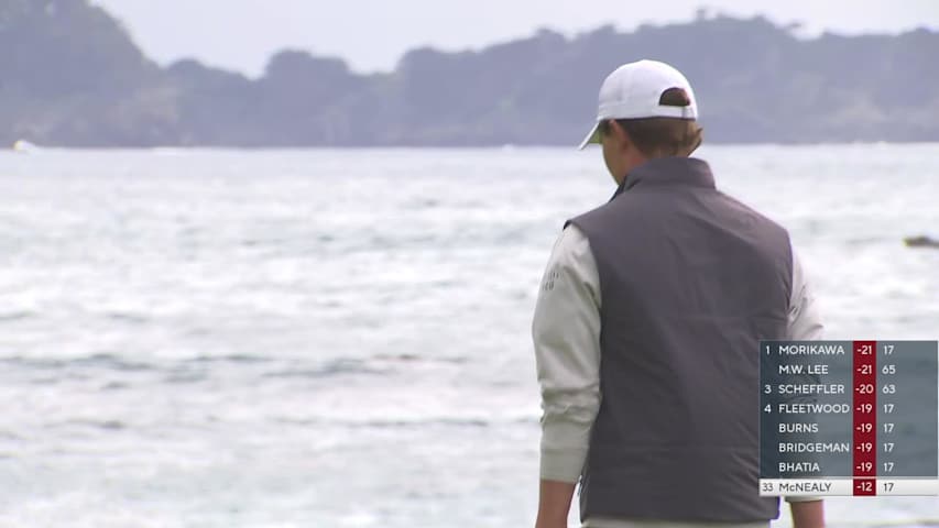 Maverick McNealy taps in from 1 foot for birdie on No. 18 at Pebble Beach