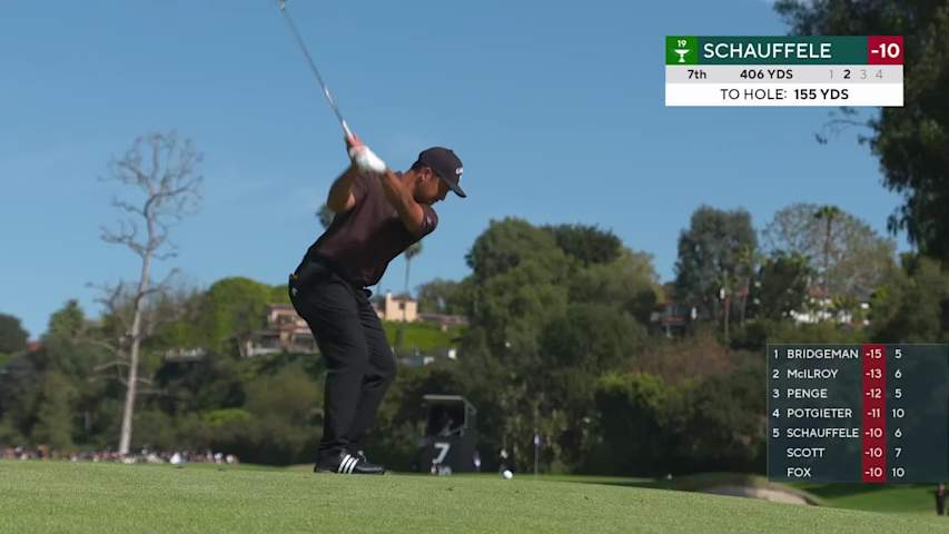 Xander Schauffele hits 155-yard approach to 2 feet, makes birdie at The Genesis