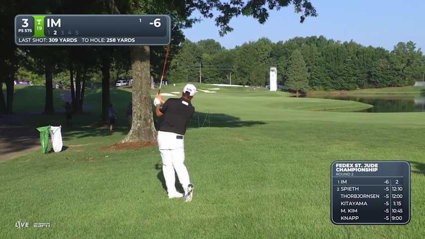 Sungjae Im sinks 10-foot putt for birdie on No. 3 at FedEx St. Jude