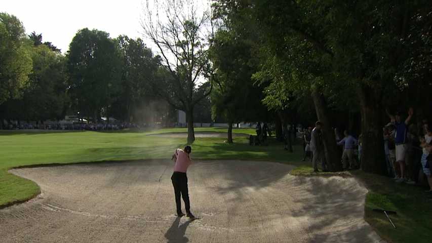 Tiger Woods' fantastic bunker shot leads Shots of the Week