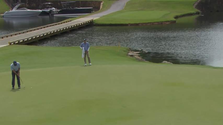 Lee Janzen rolls in lengthy birdie putt at Mitsubishi