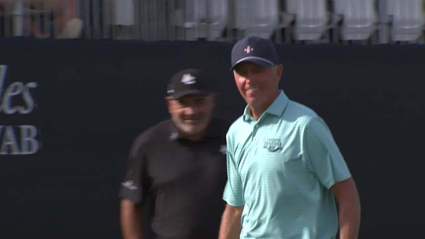 Bo Van Pelt makes par putt on No. 18 at Sanford International
