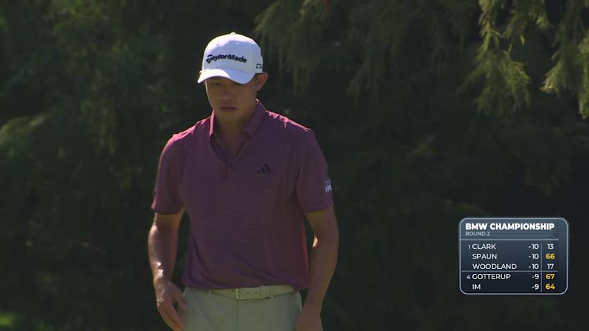 Collin Morikawa drains 10-foot putt for birdie on No. 17 at BMW