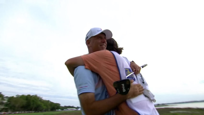 Stewart Cink seals victory with par on No. 18 at RBC Heritage