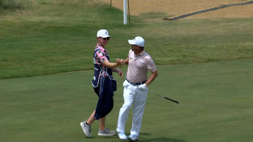 Adilson Da Silva holes chip shot for birdie at the KitchenAid Senior PGA