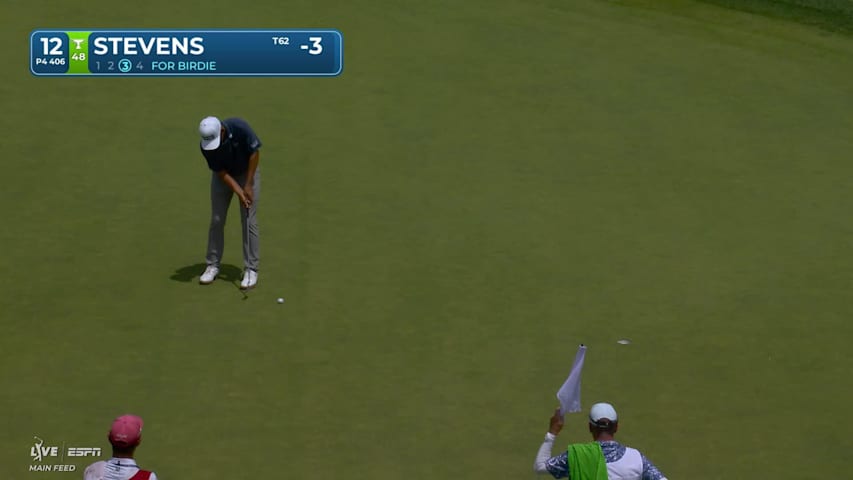 Sam Stevens sinks 12-foot birdie putt on No. 12 at Travelers