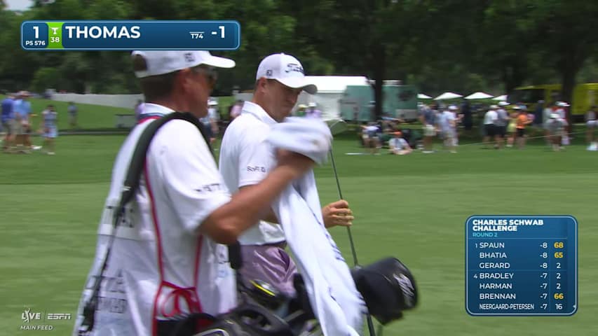 Justin Thomas drains 8-foot birdie putt on No. 1 at Charles Schwab
