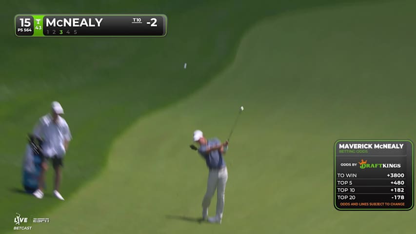 Maverick McNealy sinks 45-foot birdie putt on No. 15 at the Memorial