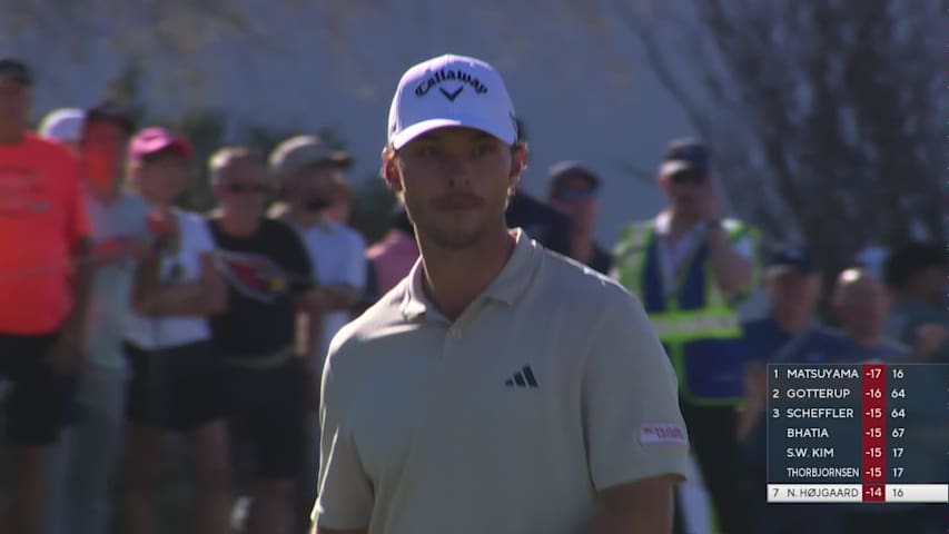 Nicolai Højgaard sinks 7-foot birdie putt on No. 17 at WM Phoenix Open