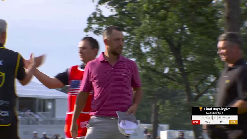 Xander Schauffele makes birdie on No. 17 at Sunday Singles