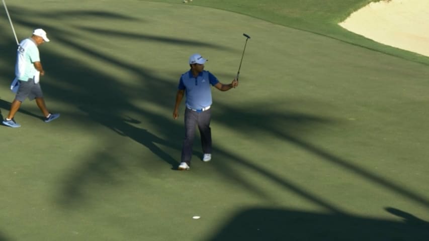 Fabian Gomez birdies No. 17 at Sony Open