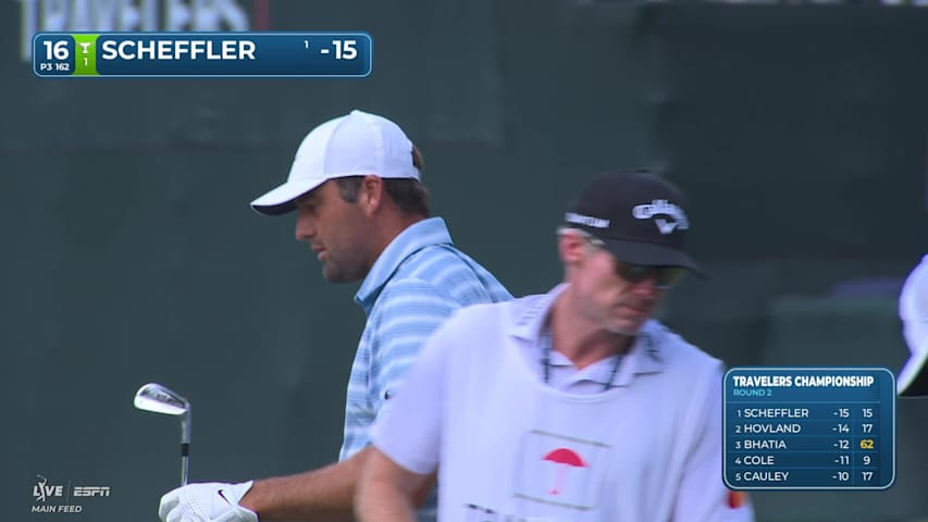 Scottie Scheffler makes birdie on No. 16 at Travelers