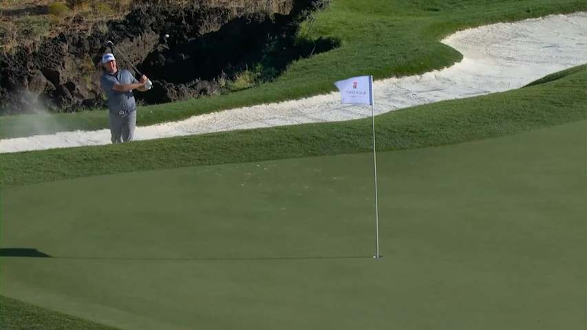 Trace Crowe gets up-and-down fro bunker for birdie at Black Desert
