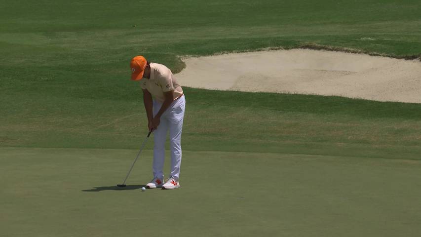 Rickie Fowler sinks 4-foot putt for birdie on No. 1 at Cadillac