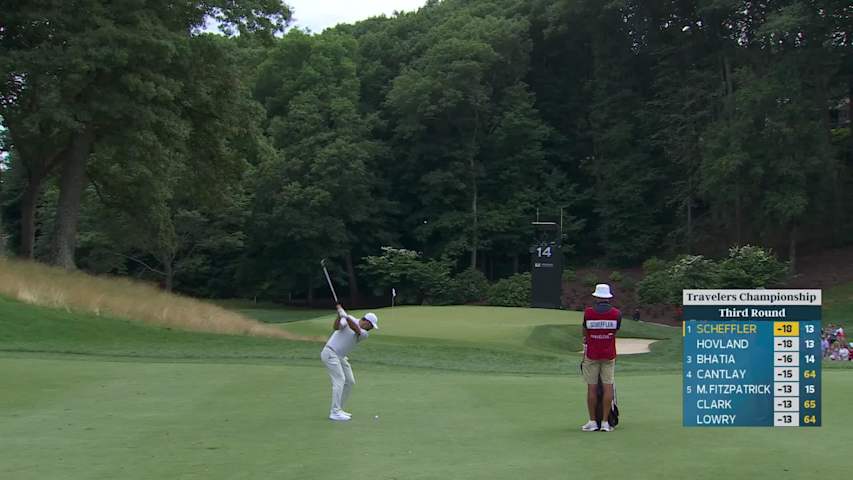 Scottie Scheffler gets up-and-down from 88 yards for birdie on No. 14 at Travelers