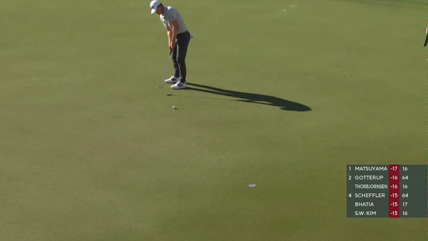 Maverick McNealy sinks 17-foot birdie putt on No. 16 at WM Phoenix Open