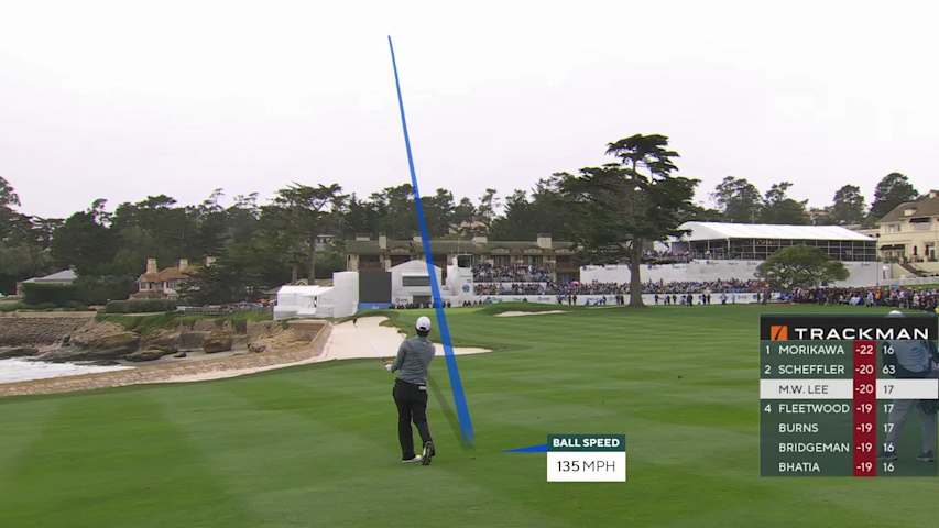 Min Woo Lee sinks 3-foot birdie putt on No. 18 at AT&T Pebble Beach
