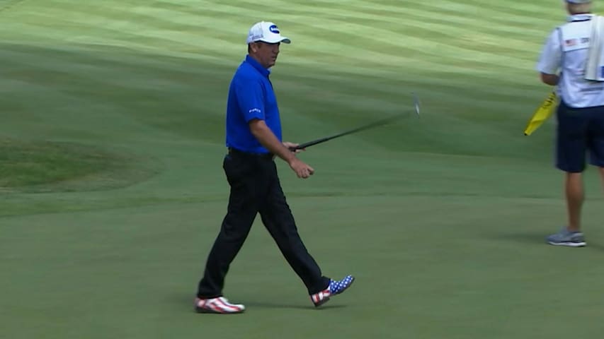 Scott Hend matches his shoe style with play on No. 1 at Bridgestone