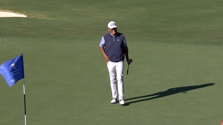 Ken Tanigawa drains long putt for birdie at Dominion