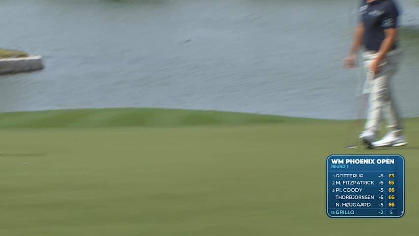 Emiliano Grillo sinks 35-foot birdie putt on No. 15 at WM Phoenix Open
