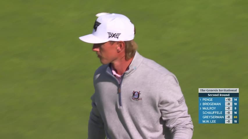 Jake Knapp sinks 22-foot birdie putt on No. 14 at The Genesis