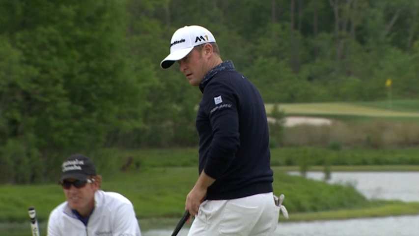 Jamie Donaldson makes his 16-footer at Shell