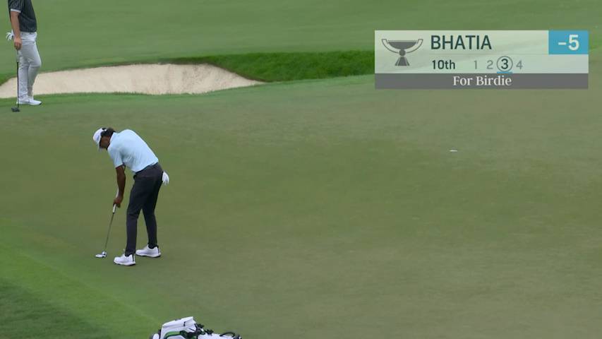 Akshay Bhatia sinks a 22-foot birdie putt on No. 10 at TOUR Championship