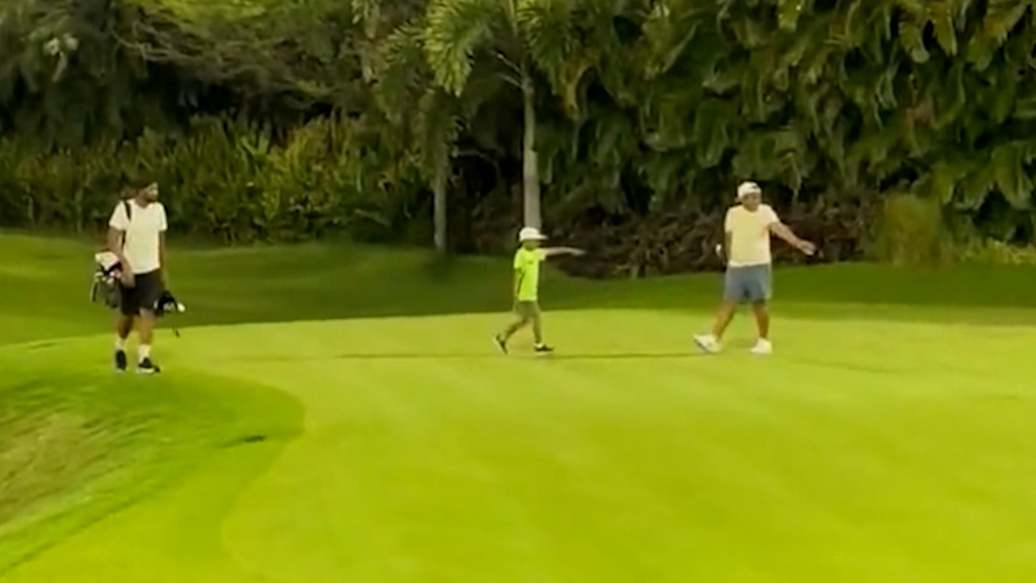 Ular kokrakni siqib, burishadi va siqib chiqaradilar.