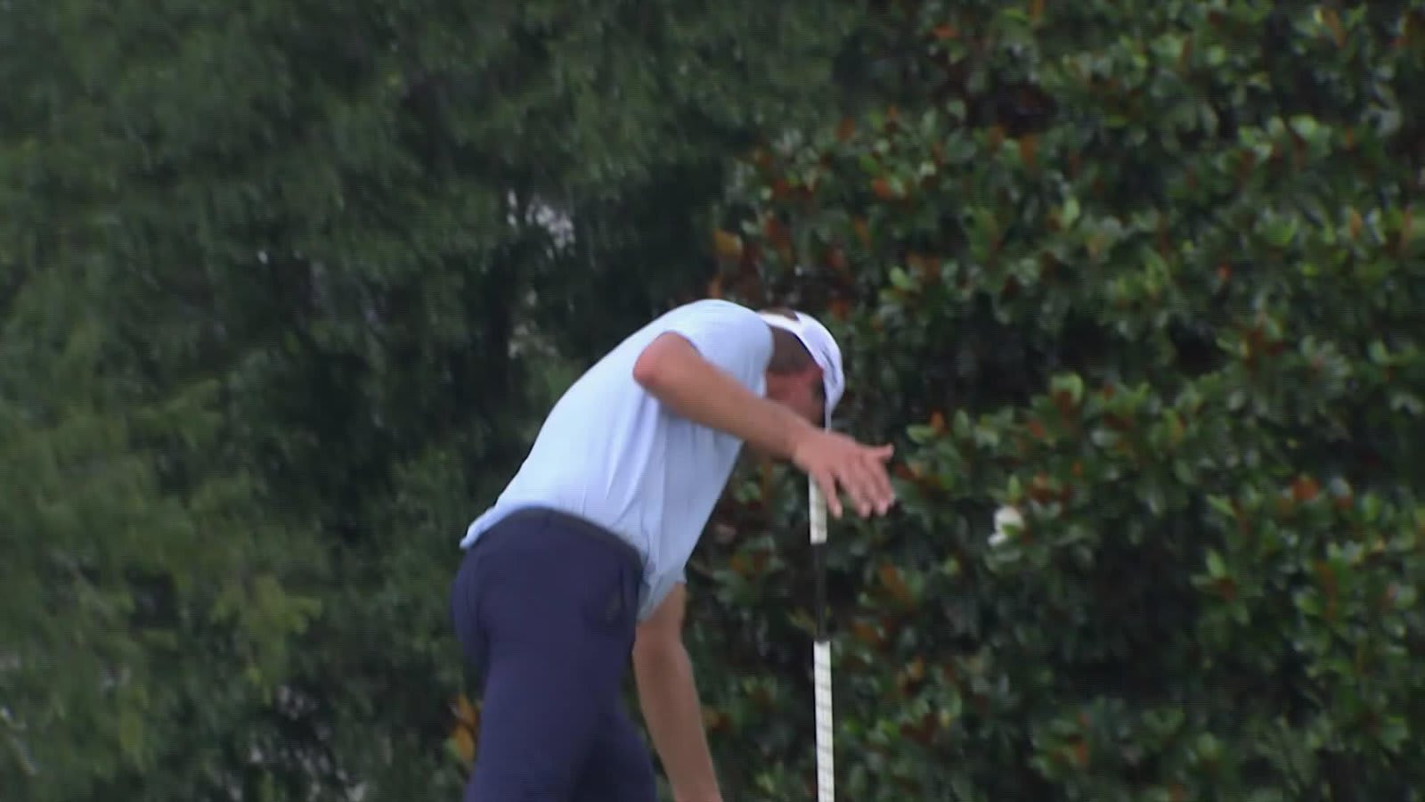 Lucas Glover sinks 13-foot birdie putt on No. 12 at ISCO Championship