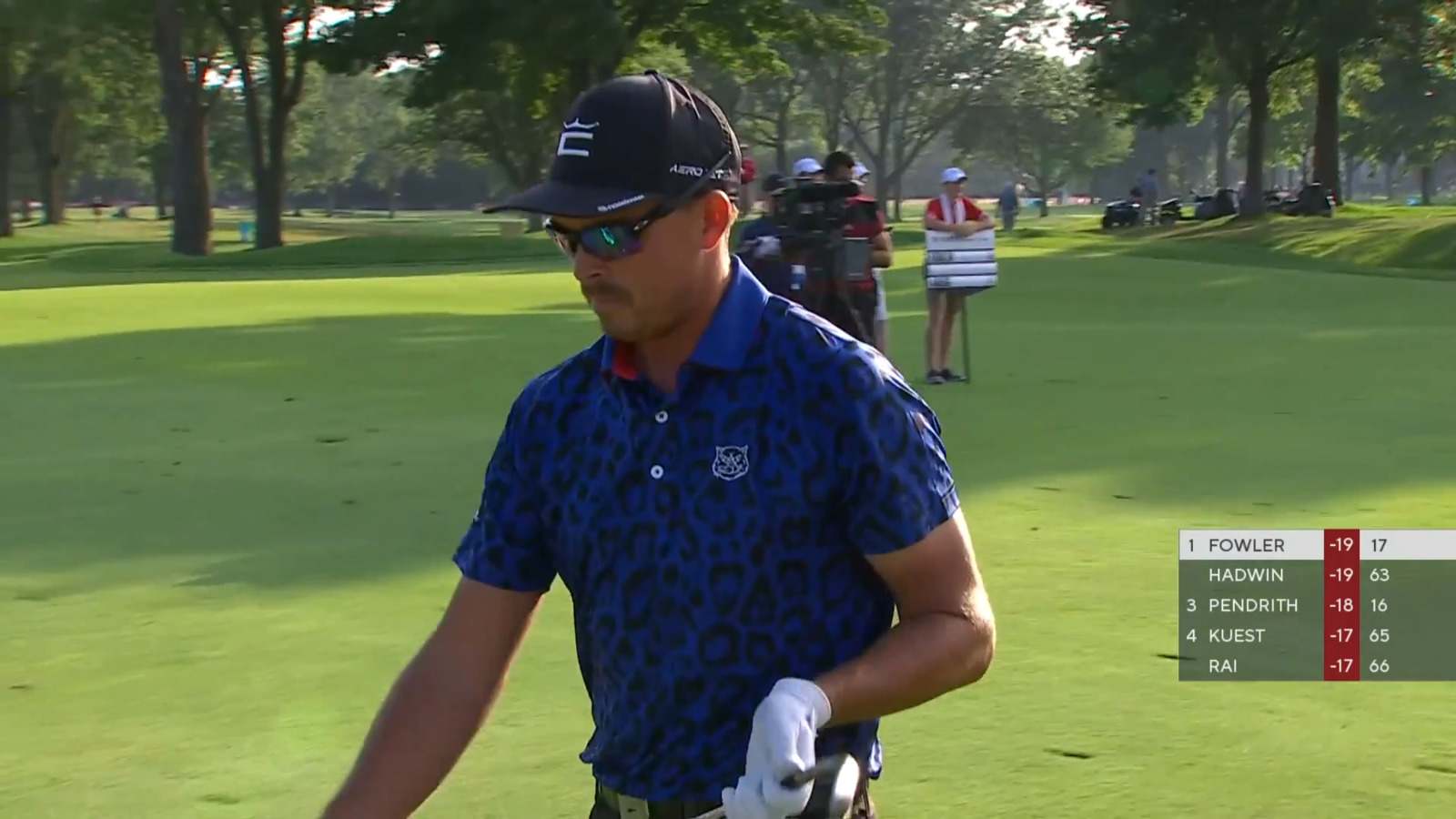 Rickie Fowler spins approach tight to set up birdie at Rocket Mortgage