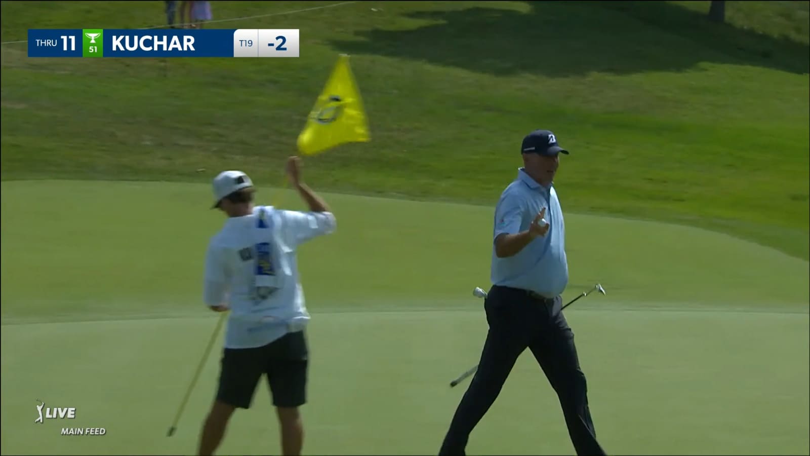 Matt Kuchar bounces 66-yard approach in to set up birdie at the Memorial