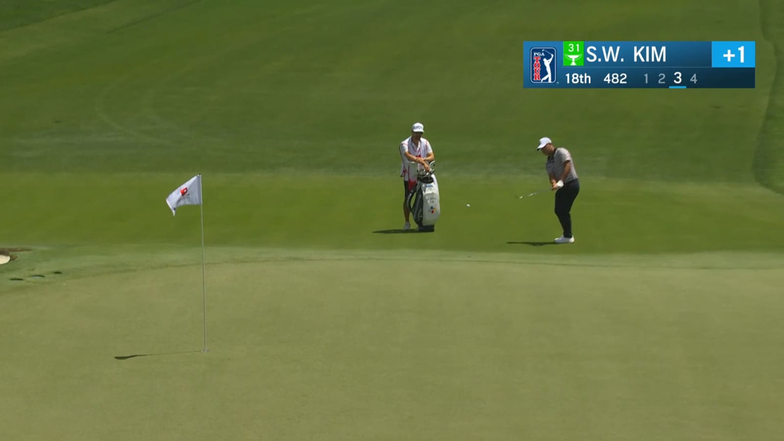 Si Woo Kim chips in for birdie at Wells Fargo