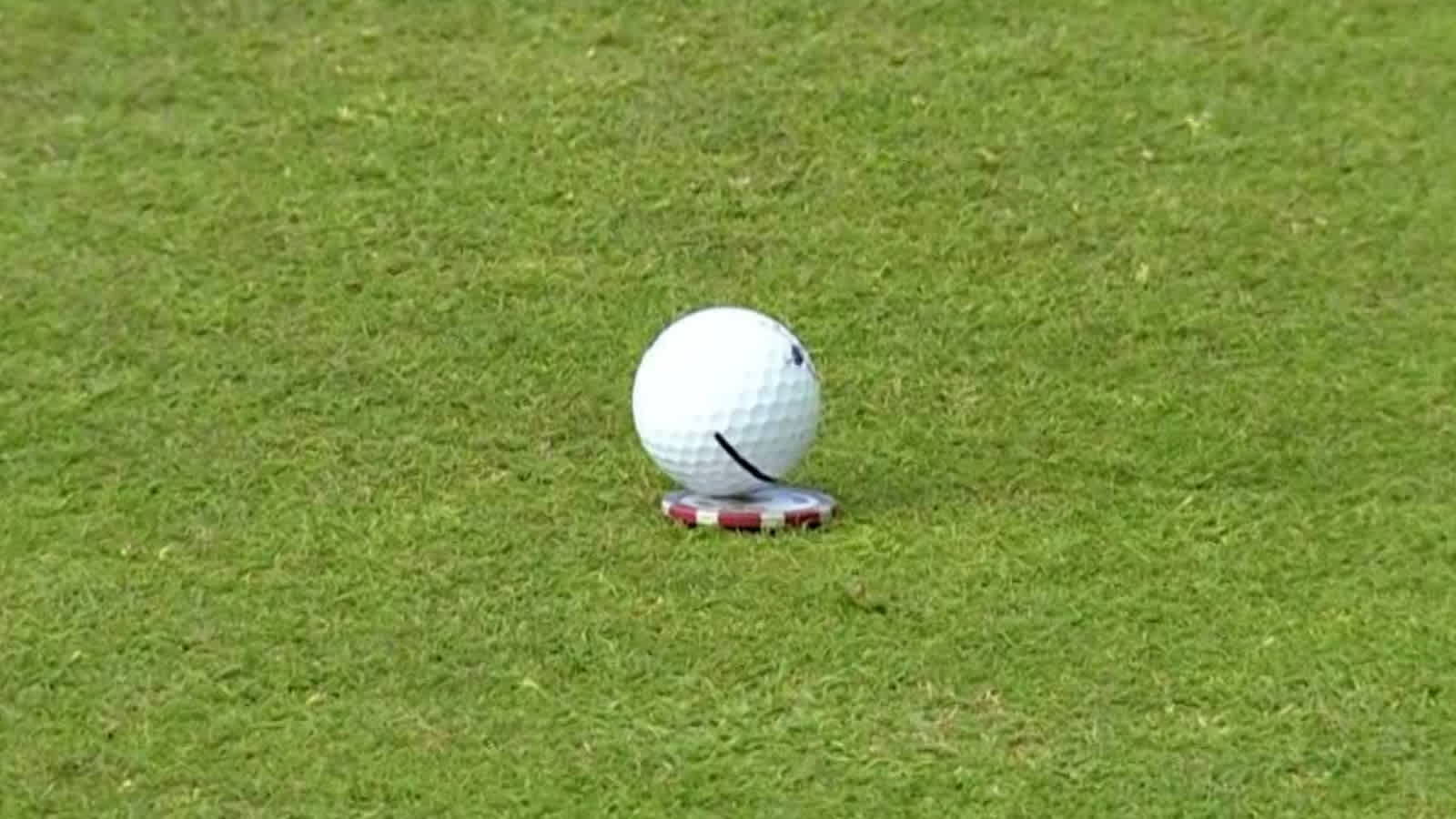 Will Zalatoris' ball comes to rest on Matt Fitzpatrick's poker chip