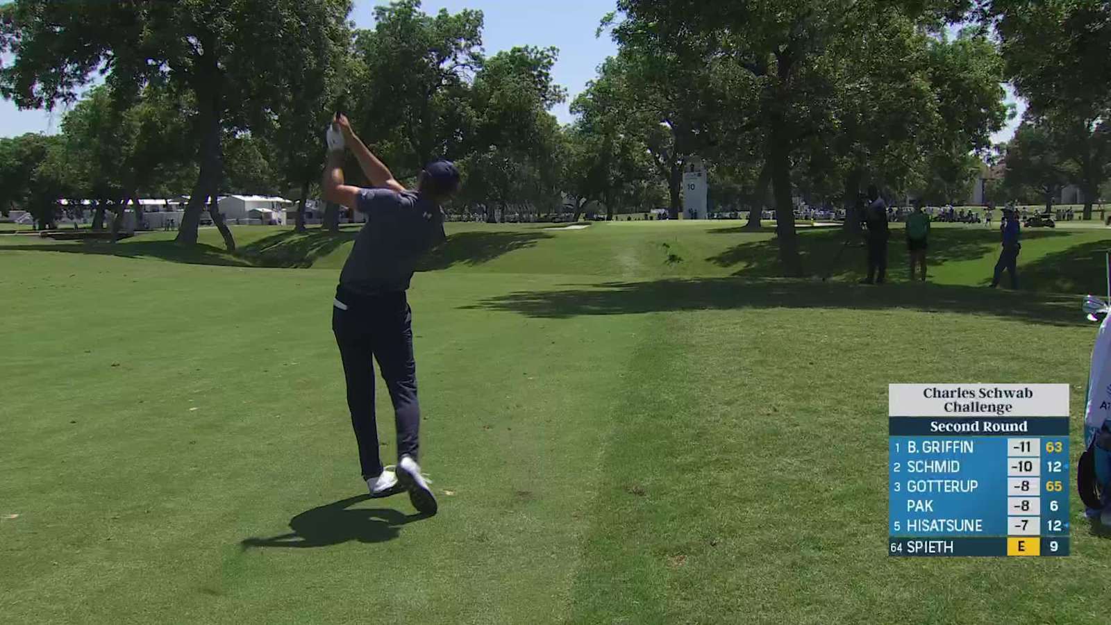 Jordan Spieth drops in lengthy birdie putt at Charles Schwab